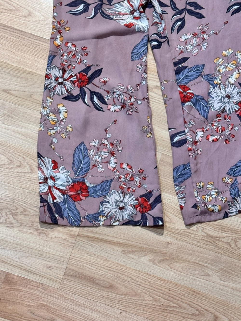 Love Culture | Mauve Floral Wide-Leg Jumpsuit - Picture 4 of 6